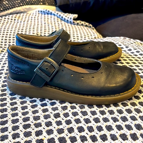 Black DR Martens Mary Janes with trademark yellow stitching size 7 - Picture 5 of 6